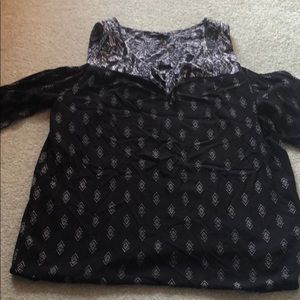 Ladies shoulderless top